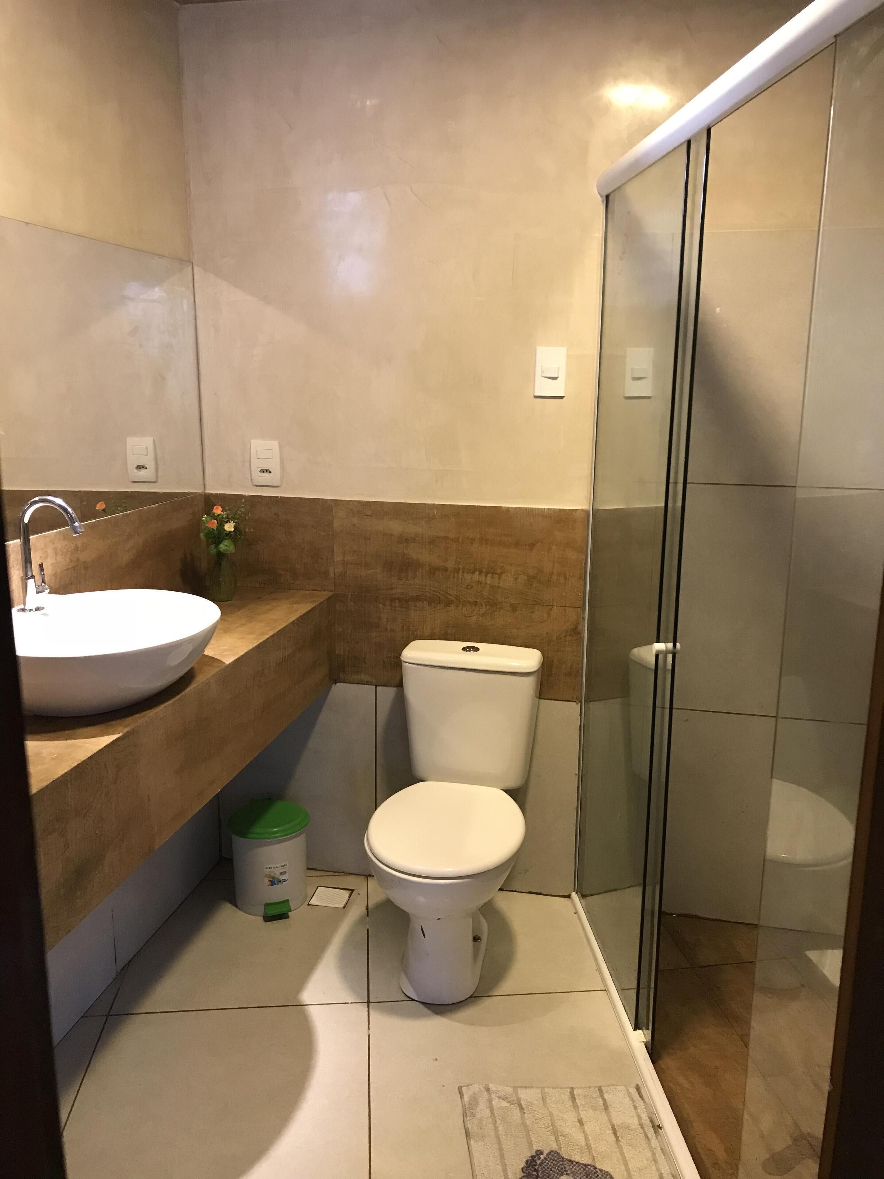 THE BEST! Accommodates 50 people - 10 suites with air, rustica style inn!