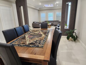 Dining - 6 bedrooms, swimming pool, Spa - 5 star home (Kellyville)