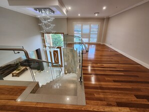 Interior - 6 bedrooms, swimming pool, Spa - 5 star home (Kellyville)