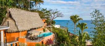 Lux in Yelapa, Infinity Pool, Huge Views, AC, Accommodates 8 to 10