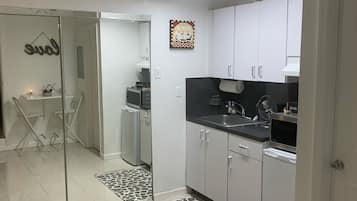 Fridge, microwave, coffee/tea maker, toaster