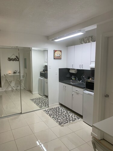 Beautiful and Cozy 1 Bedroom Apartment