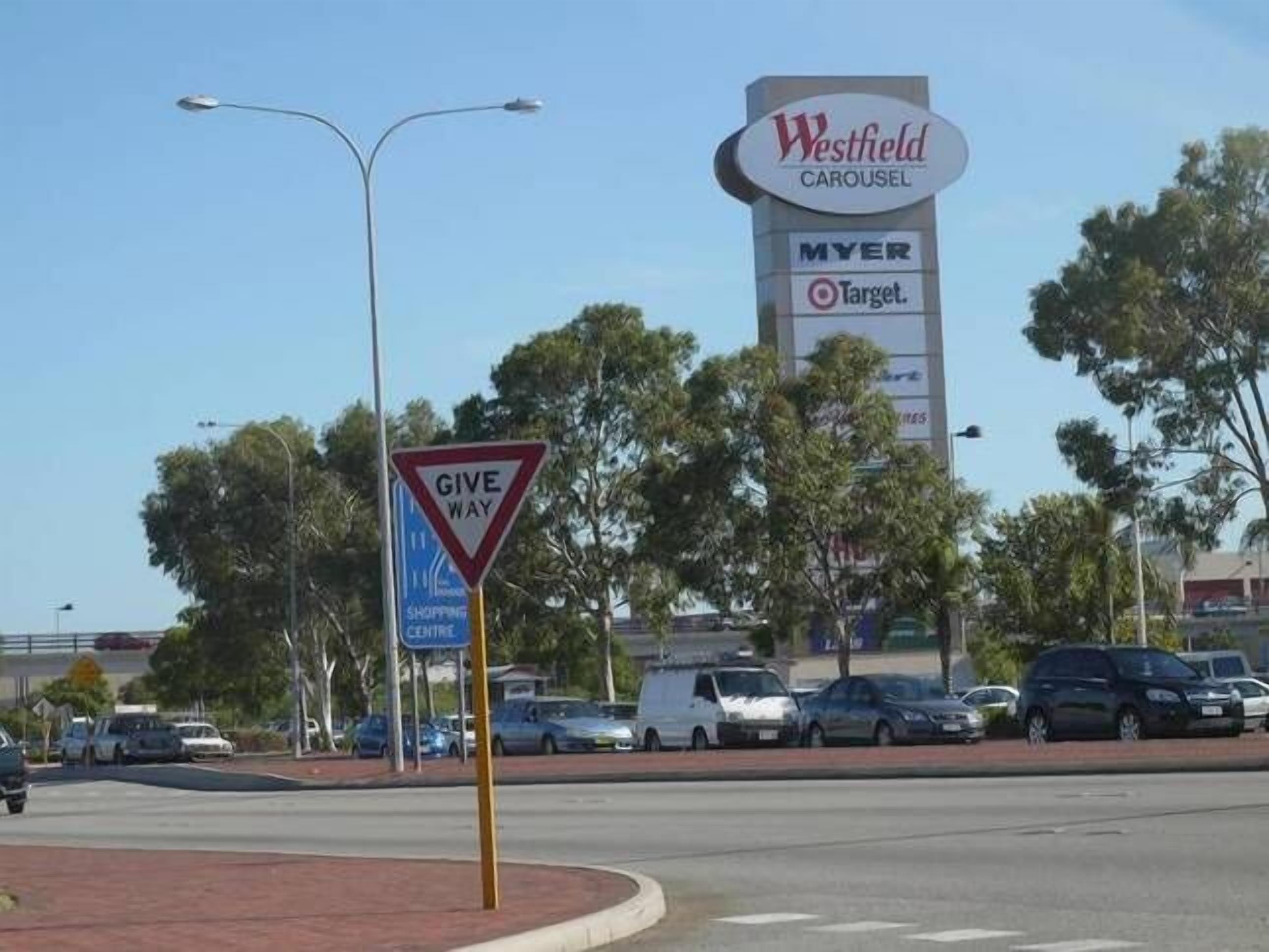 Cannington Home Accommodation House 1 (4 bedrooms & 2 bathrooms) — image 21