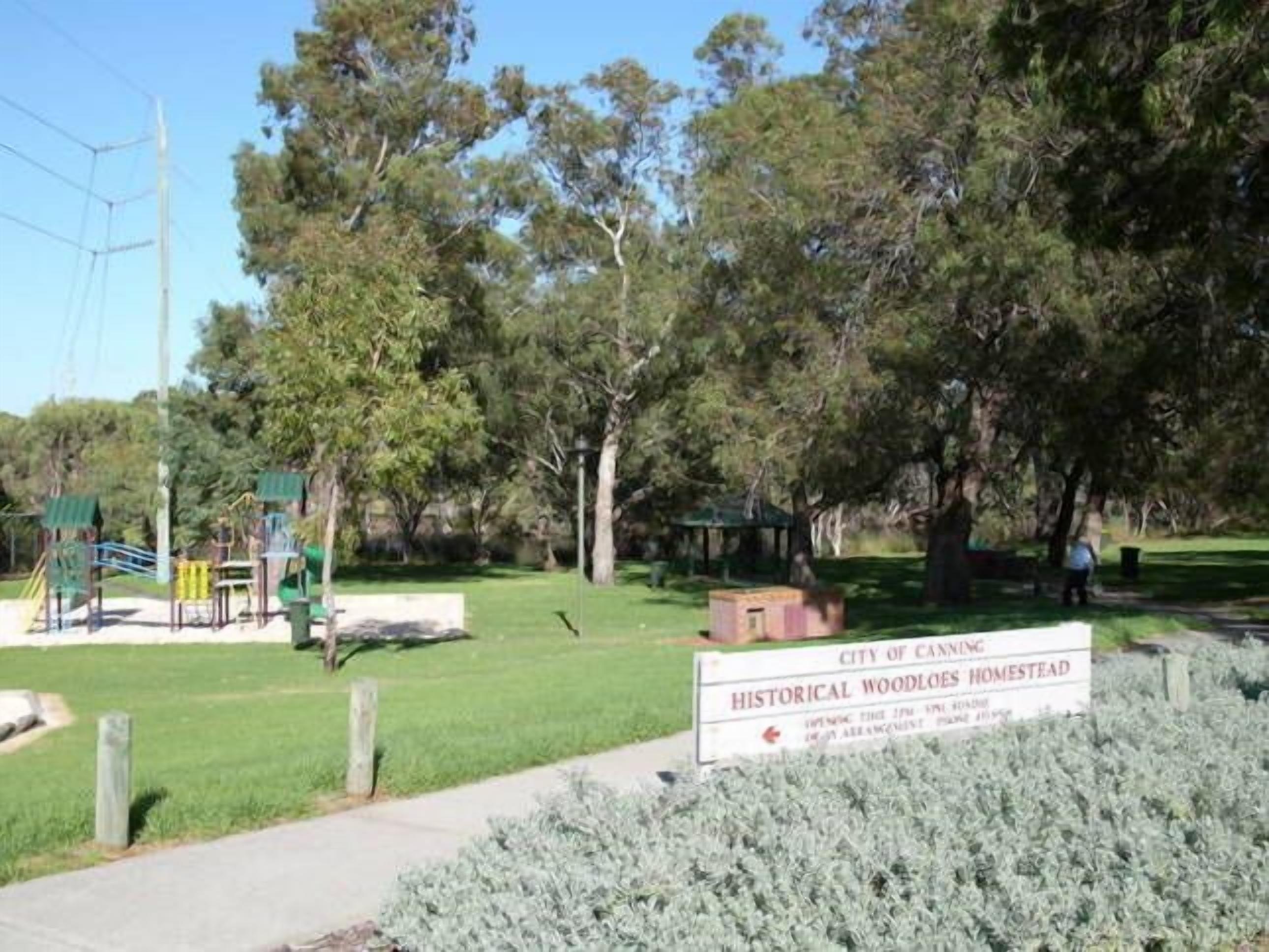 Cannington Home Accommodation House 1 (4 bedrooms & 2 bathrooms) — image 20