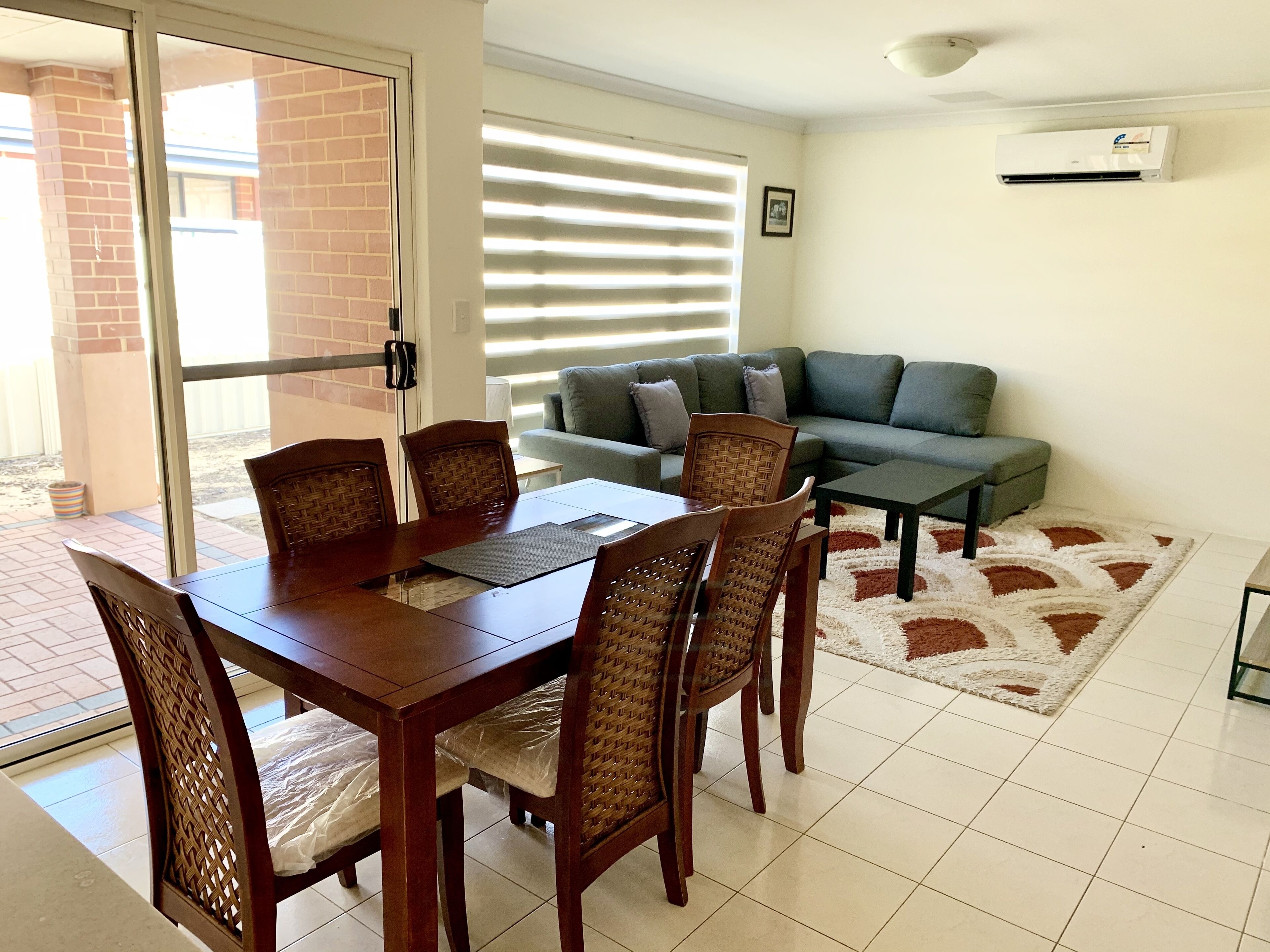 Cannington Home Accommodation House 1 (4 bedrooms & 2 bathrooms) — image 3
