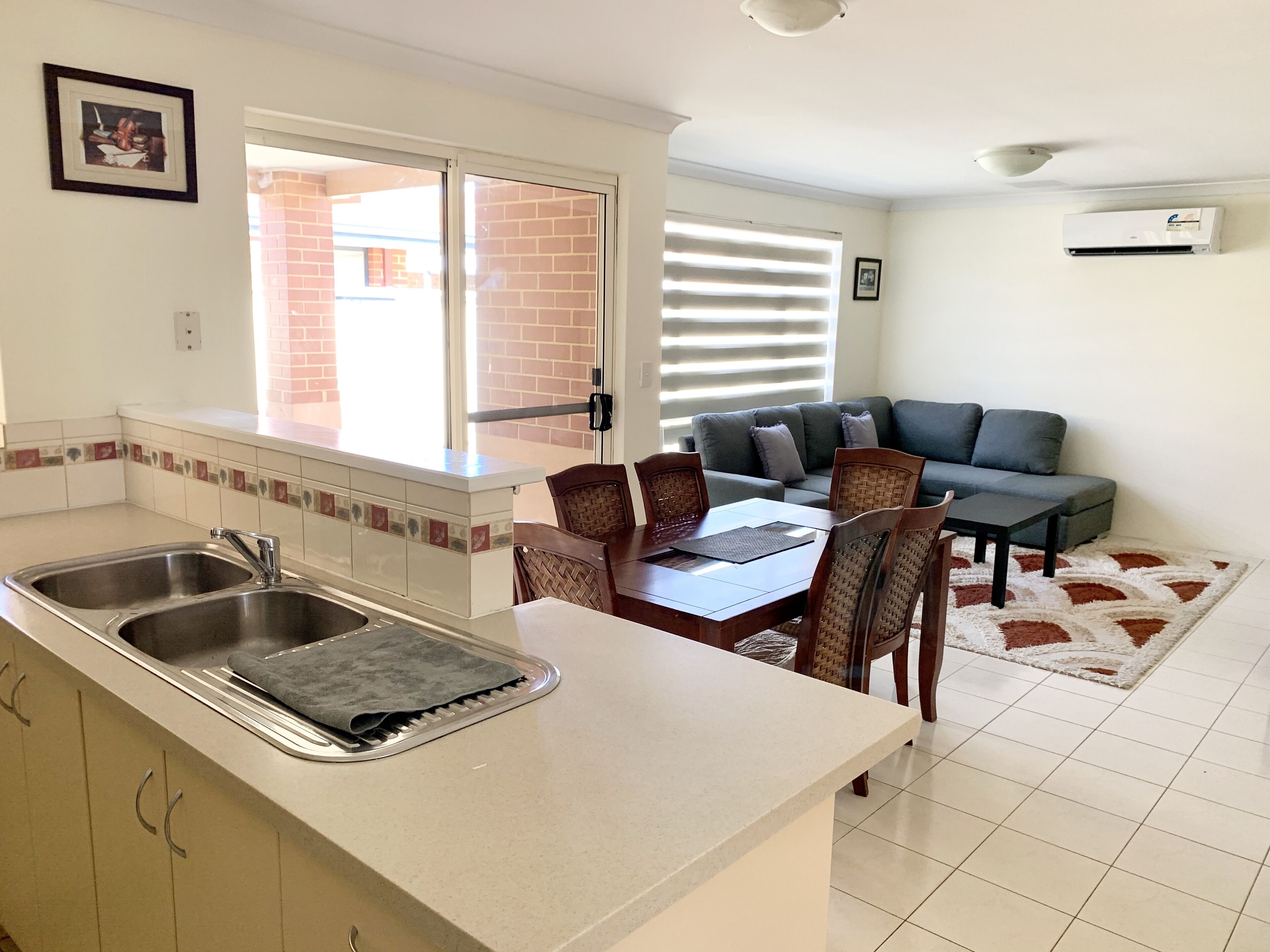 Cannington Home Accommodation House 1 (4 bedrooms & 2 bathrooms) — image 2