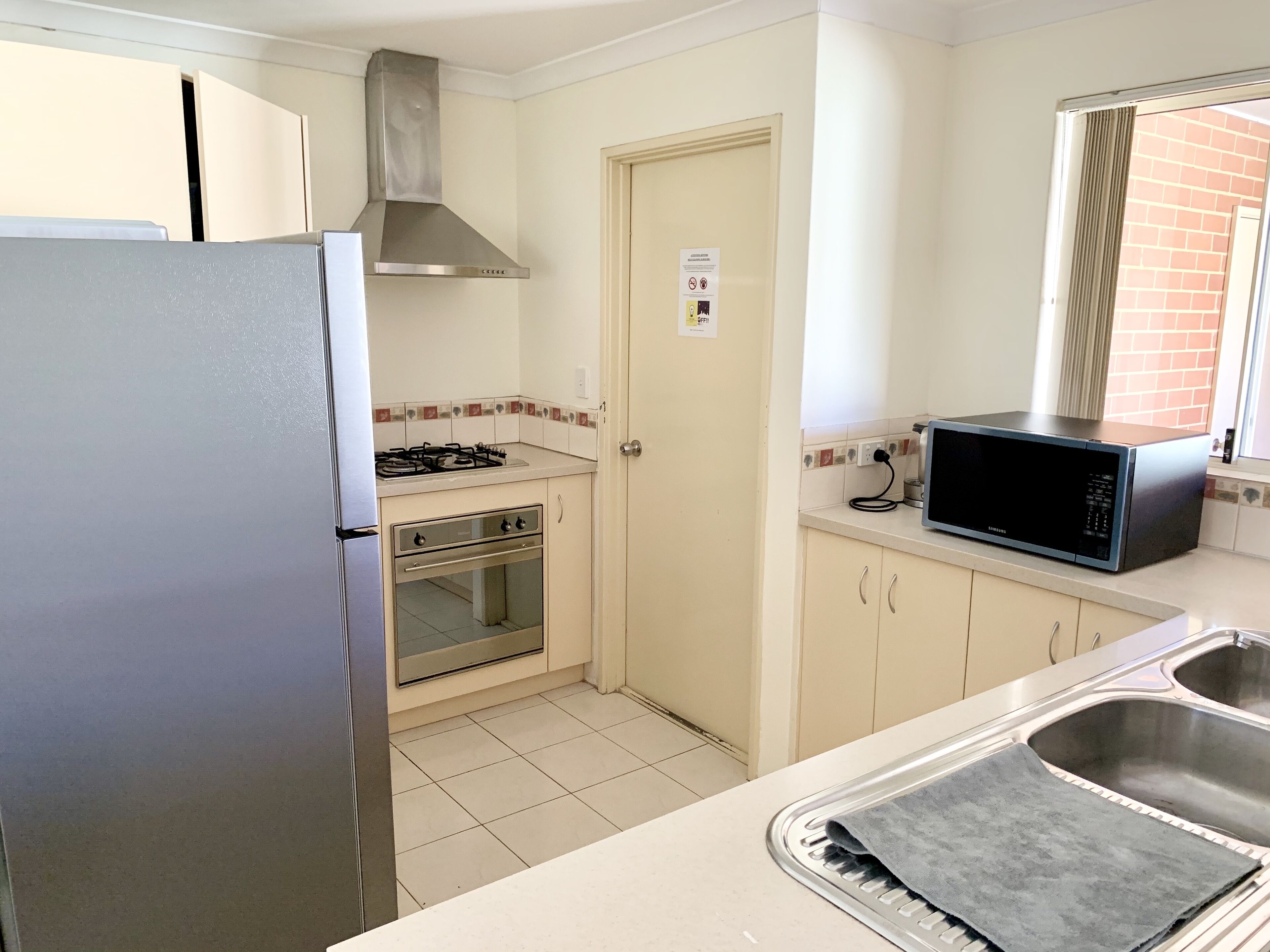 Cannington Home Accommodation House 1 (4 bedrooms & 2 bathrooms) — image 14