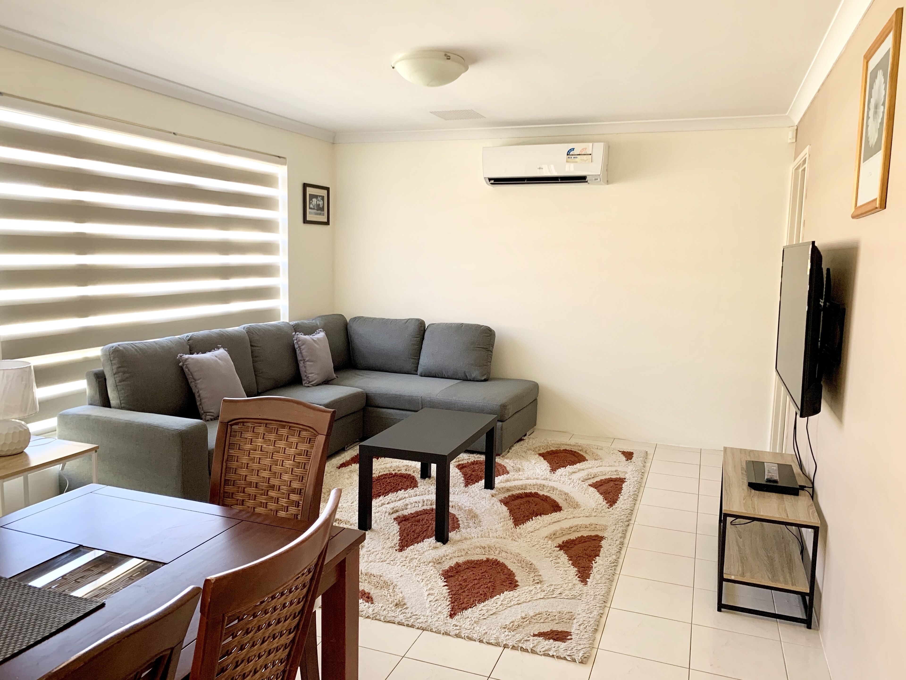 Cannington Home Accommodation House 1 (4 bedrooms & 2 bathrooms) — image 10