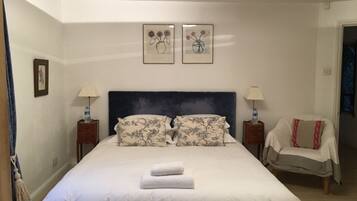 2 bedrooms, desk, iron/ironing board, travel cot