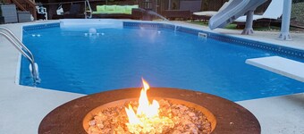 Atlanta Pool Home Near Airport, Attractions & Downtown 8 guests Max