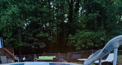 Atlanta Pool Home Near Airport, Attractions & Downtown 8 guests Max