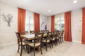 Dining - Sunny Home with Themed Rooms in Encore (Kissimmee)