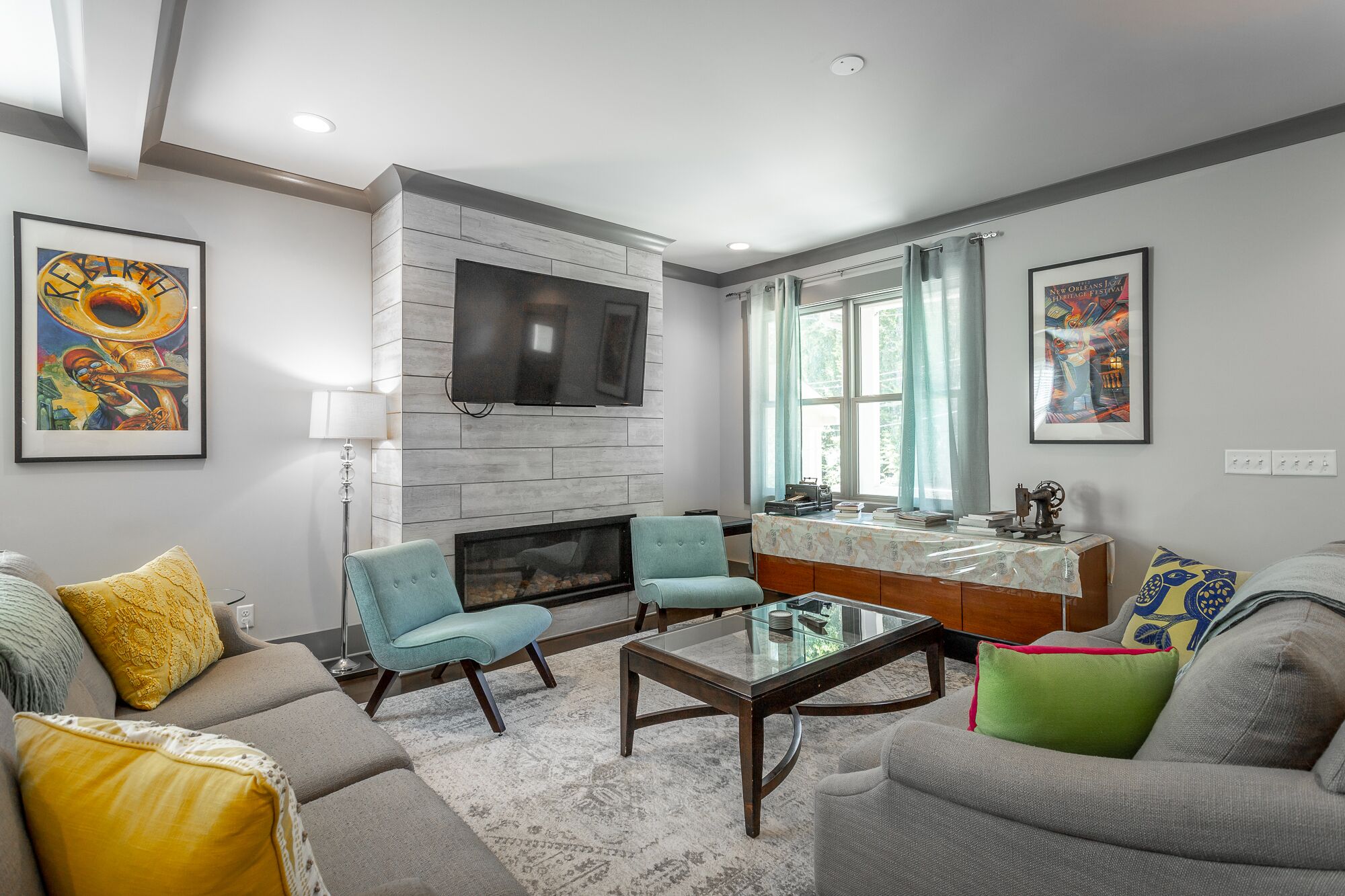 Green & All Made in USA Home 0.5mi to All Actions