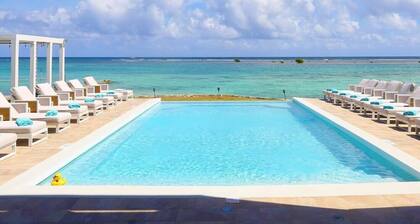 Dreamtime 7-Beach, Butler, Chef, Driver, Modern