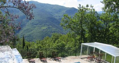 Villa, piscine chauffée par panneaux solaires et par abri haut télescopique