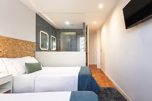 5 bedrooms, iron/ironing board, free WiFi, bed sheets