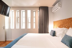 5 habitaciones, tabla de planchar con plancha y wifi gratis 