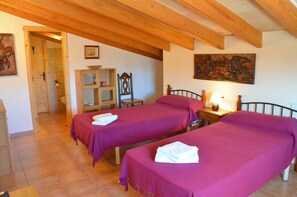 2 bedrooms, in-room safe, iron/ironing board, WiFi - Villa with private pool and garden (Pollensa)