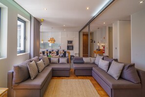 TV - Feel Porto Vintage Townhouse (Oporto)