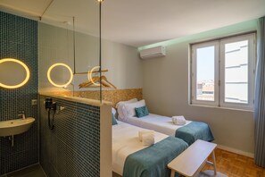 4 bedrooms, iron/ironing board, free WiFi, bed sheets - Feel Porto Vintage Townhouse (Oporto)