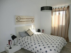 2 bedrooms, iron/ironing board, free WiFi, bed sheets - Spectacular apartment, in the best place in Menorca (Ciutadella de Menorca)
