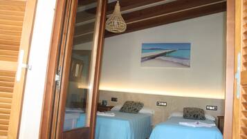 3 slaapkamers, een kluis op de kamer, een bureau