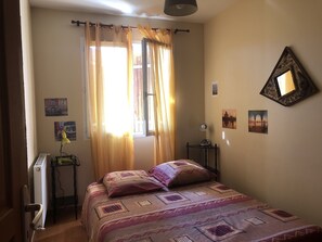 3 slaapkamers, een strijkplank/strijkijzer, wifi