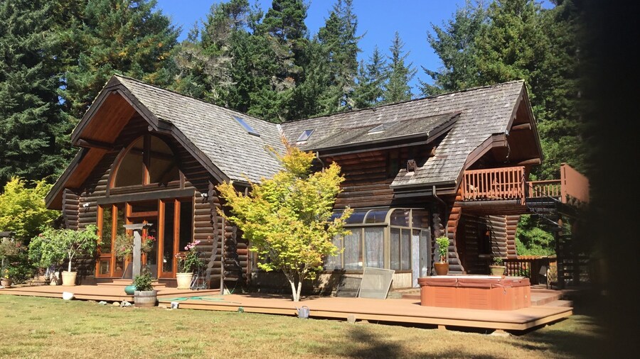 Redwood Log Cabin
