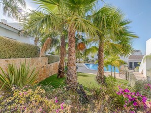 Property grounds - Beautiful contemporary Villa (Orihuela)