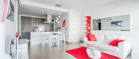 Televisor intel·ligent, reproductor de DVD, llibres i estèreo