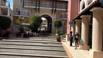 Enceinte de lâhĂ©bergement