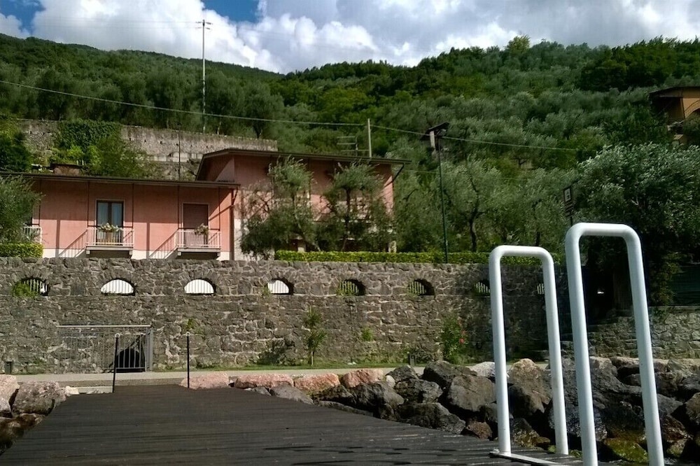 HOUSE ON THE LAKE in BRENZONE SUL GARDA