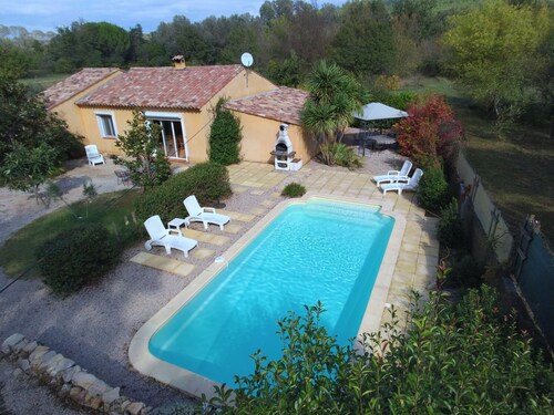 Ferienhaus „Lou Rai“ mit schönem Pool und Kanus am Fluss – Grüne Provence