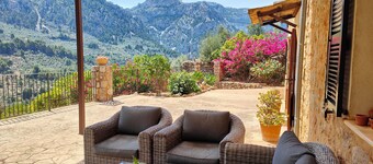 美しい穏やかなヴィラで、山々の素晴らしい景色をご覧いただけます。 