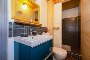 Douche, serviettes fournies