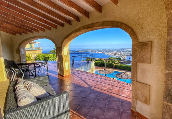Outdoor dining - Large luxury villa with spectacular seeview, for 8 - 10 persons (Javea)