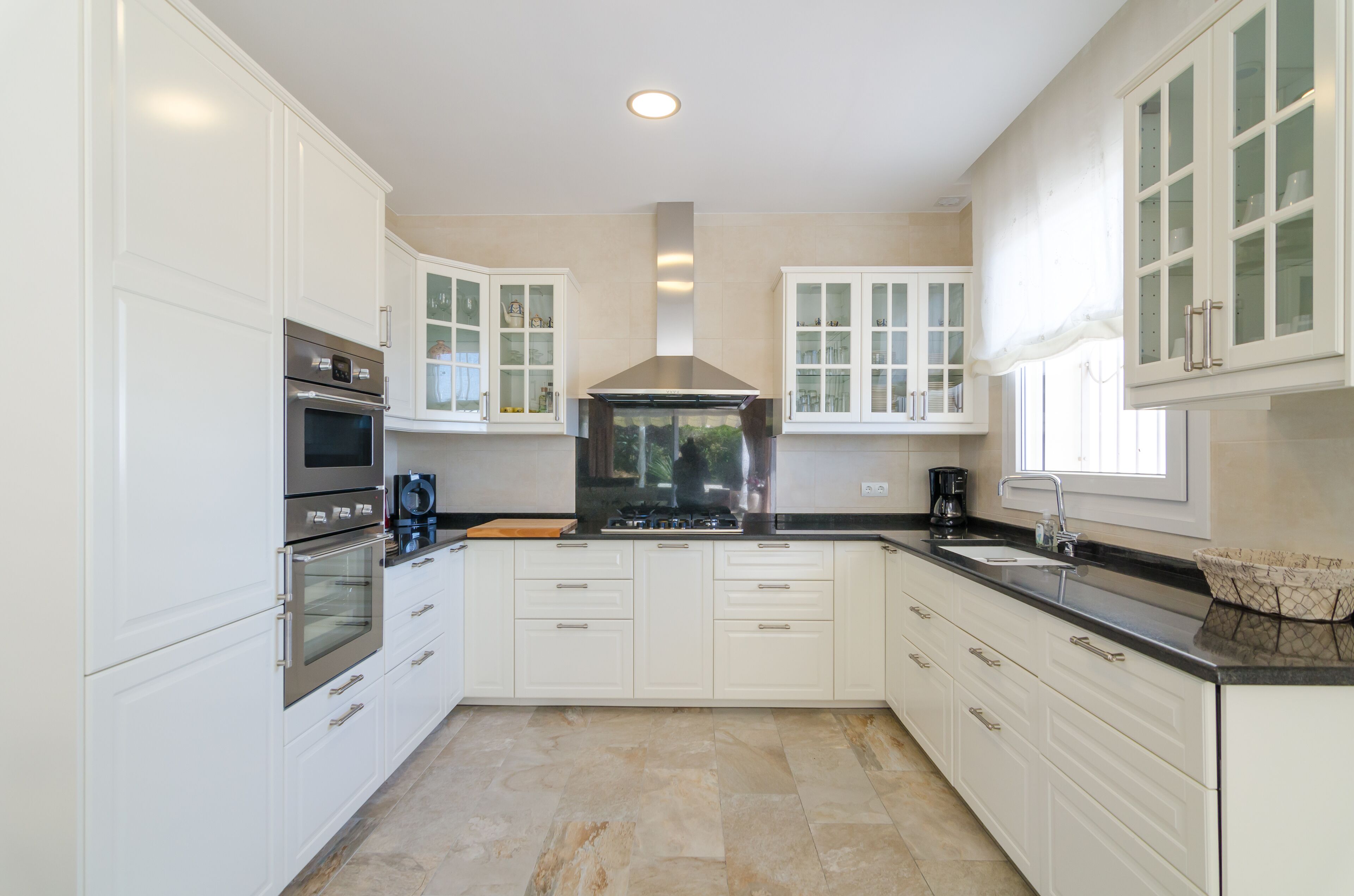 Villa Florada16p, magn. seaview,WIFI, airco, centr. heat., luxury, infinity pool