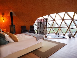 2 bedrooms, minibar, blackout drapes, soundproofing