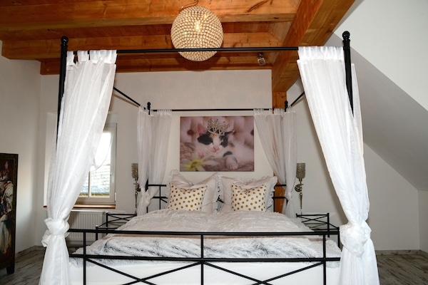 Schlafzimmer 1