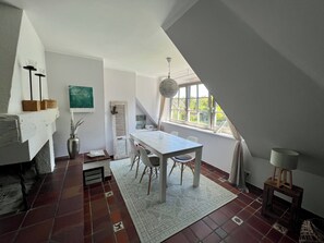 Dining - Apartment in the reed house Nordlicht Bude Anker Butze, quiet location with private garden (St. Peter-Ording)
