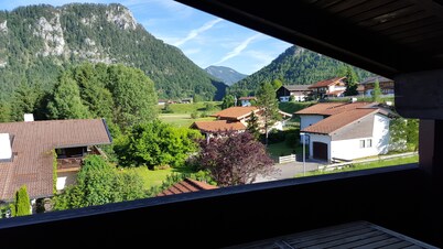 Cozy attic apartment in Inzell, great location, super mountain view, 75 sqm