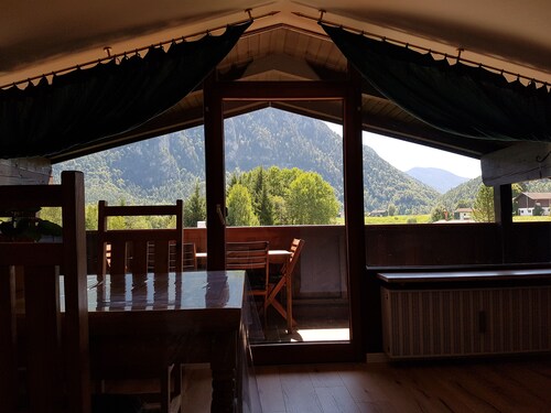 Cozy attic apartment in Inzell, great location, super mountain view, 75 sqm
