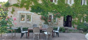 Outdoor dining - Apartment Le Solutré (Chardonnay)