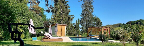 A heated pool - Apartment Le Solutré (Chardonnay)