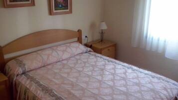 3 Schlafzimmer, Bügeleisen/Bügelbrett, Bettwäsche