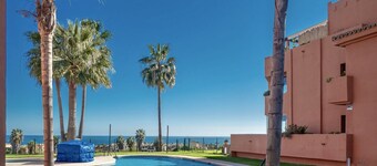 Estepona, apartamento en Casares impresionantes vistas al mar y golf.