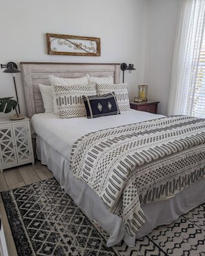 3 Schlafzimmer, Schreibtisch, Bügeleisen/Bügelbrett, Reisekinderbett