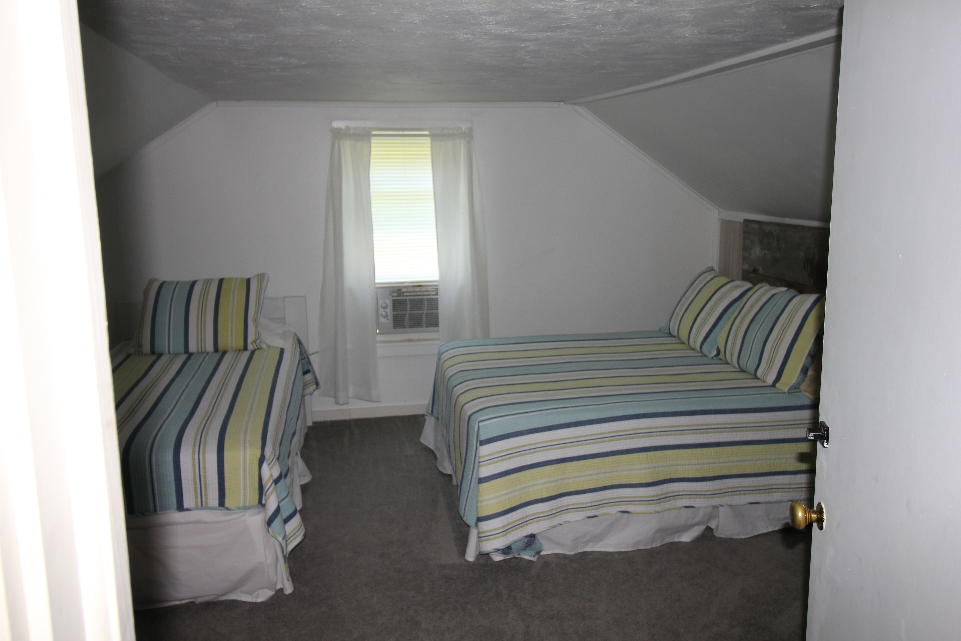 Perfect, Heart of Village, Private, Large Lot, 2- Blocks from almost everything