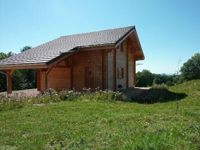 Authentic chalet in the heart of the lake region and close to ski resorts