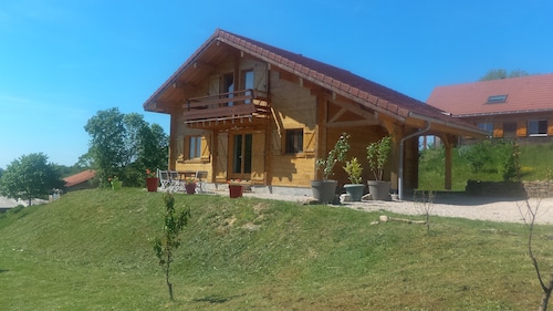 Authentisches Chalet im Herzen der Seenregion und in der Nähe von Skigebieten